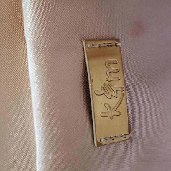 Clutche - Picture 7 of 7